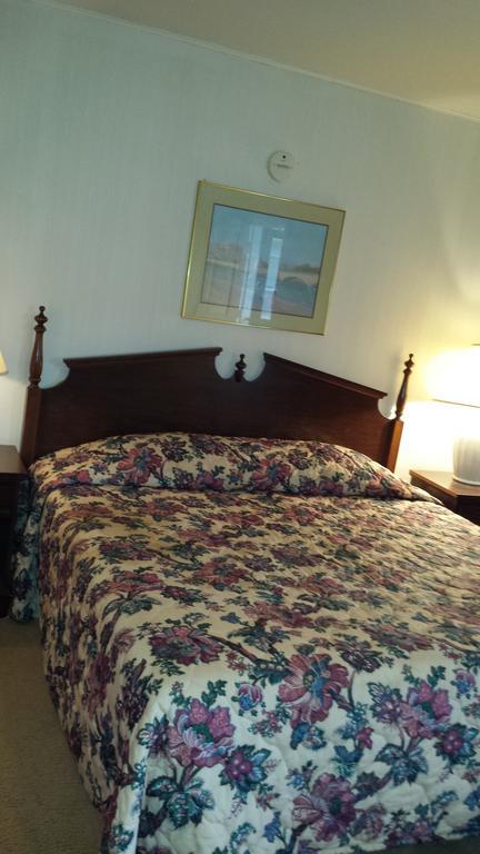 Olde Court Inn Wheeling Pokoj fotografie